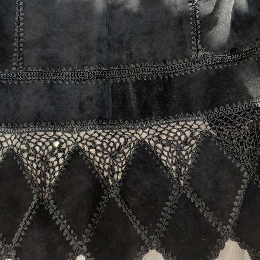 Beautiful suede crochet jacket - Picture 2 of 4